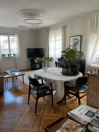 Bel appartement lumineux de 4,5 pièces au dernier étage