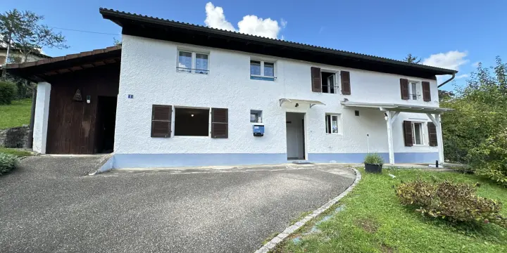 Maison de 5.5 pièces dans le village de Develier à vendre