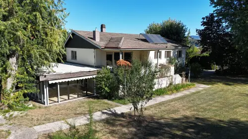 Une grande propriété de 8.5 pièces à vendre à Courtedoux