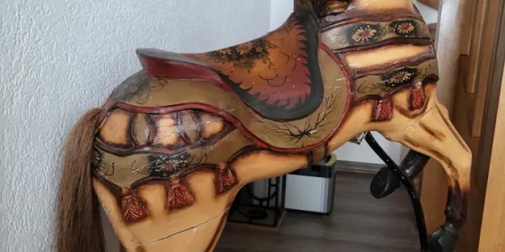 Magnifique cheval de manège en bois massif année 1800