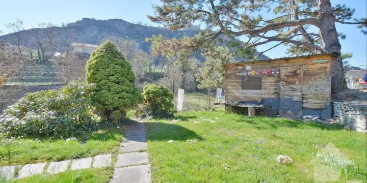 Spacieuse villa avec un double box près du centre de Sion !