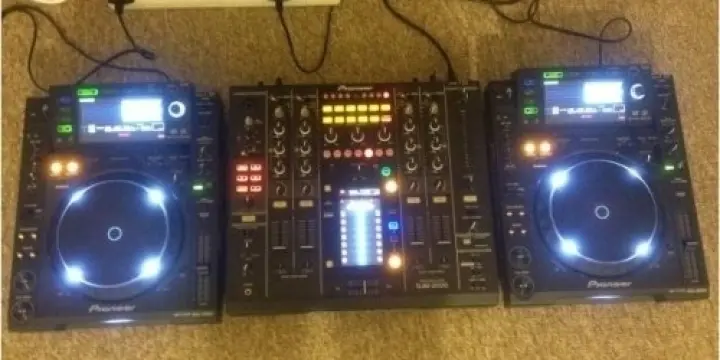 Table de mixage DJ pioneer  djm 2000