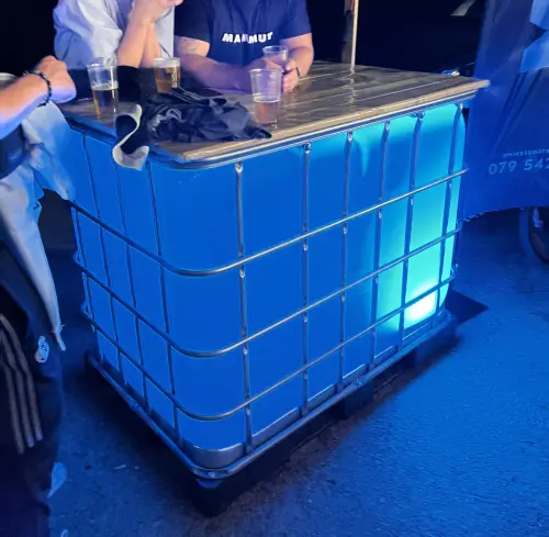 Location bar lumineux à Cressier NE