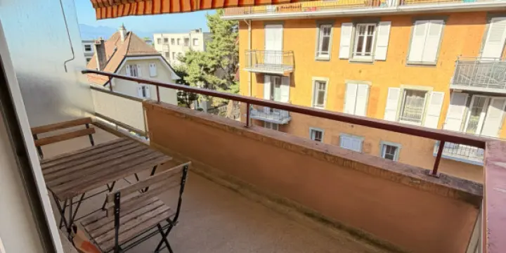 Appt. 2 pièces avec balcon à Lausanne / 1006