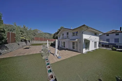 Exclusivité - Propriété coup de coeur, villa individuelle au calme