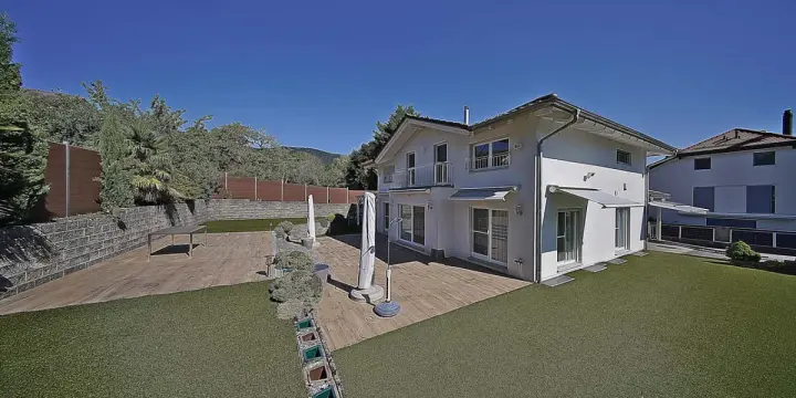 Exclusivité - Propriété coup de coeur, villa individuelle au calme