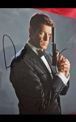 Autographe de Pierce Brosnan en James Bond à Sembrancher