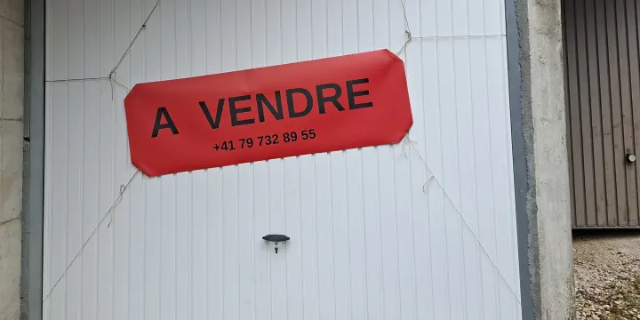 proche de Sainte-Croix, Garage box individuel