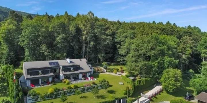 Propriété de Haut Standing, calme et espace vous attendent ...