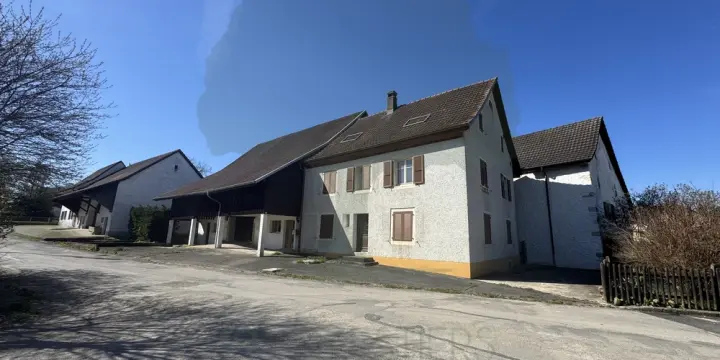 Maison spacieuse avec grand potentiel à Fahy, en Ajoie