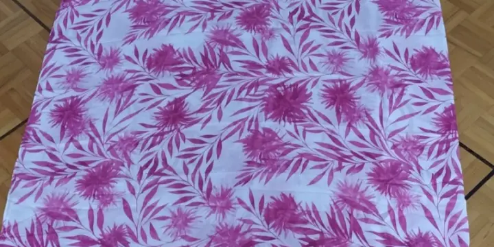 Foulard rose et blanc neuf