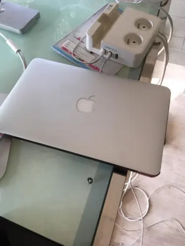 Je vends Appel MacBook à neuchatel