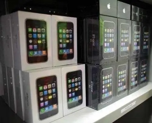15 iPhone 3GS 32Go Version 3.0 sous blis à geneve