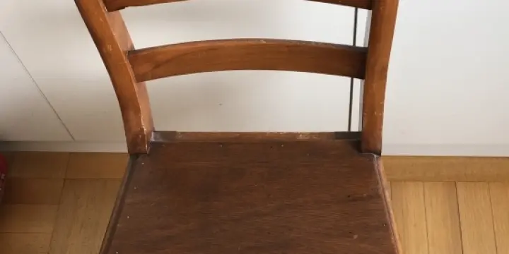 Chaise en bois