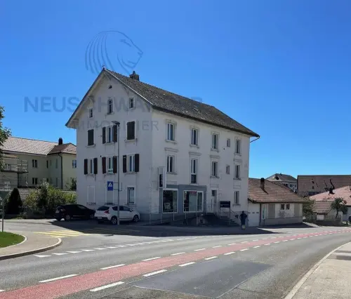 Positionnement stratégique pour cet immeuble, très bon rendement à Saignelégier