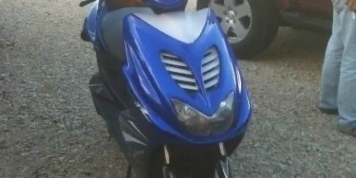 A vendre scooter Yamaha Aerox 5cm3