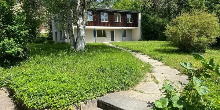 À vendre maison de 5.5 pièces sur une parcelle de 1'016 m2 à Delémont