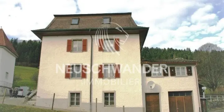 À Epauvillers maison villageoise de 8 pièces à vendre