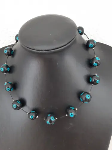 Collier fimo à Chaux de fonds