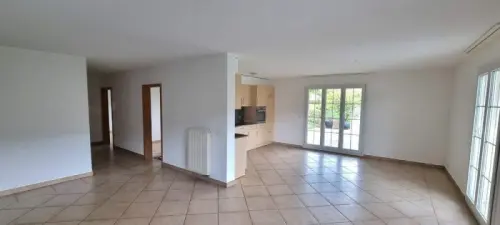 Appartement de 5,5 pièces sur 142 m² avec terrasse/jardin à Mettembert