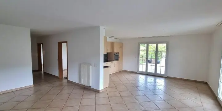 Appartement de 5,5 pièces sur 142 m² avec terrasse/jardin