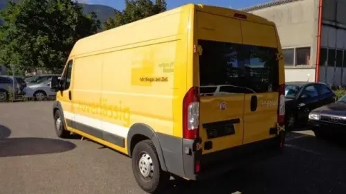 TRANSPORT . Chauffeur avec voiture de livraison 13 m3 à Servion