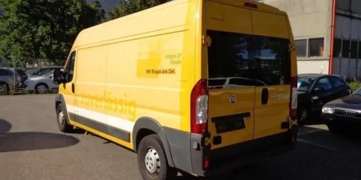 TRANSPORT . Chauffeur avec voiture de livraison 13 m3