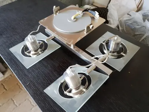 Lampe plafonnier (4 ampoules) à Chêne-Bourg