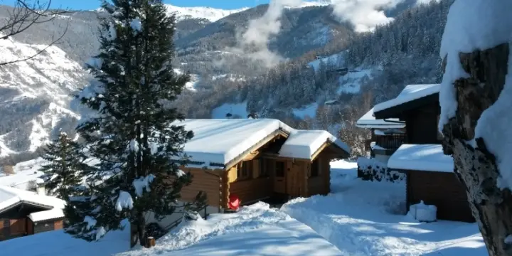 A louer/sem joli chalet paisible sur 500m2 vue extra, Nenda