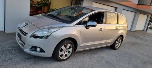 Vends peugeot 5008 1.6 turbo à Arvillard
