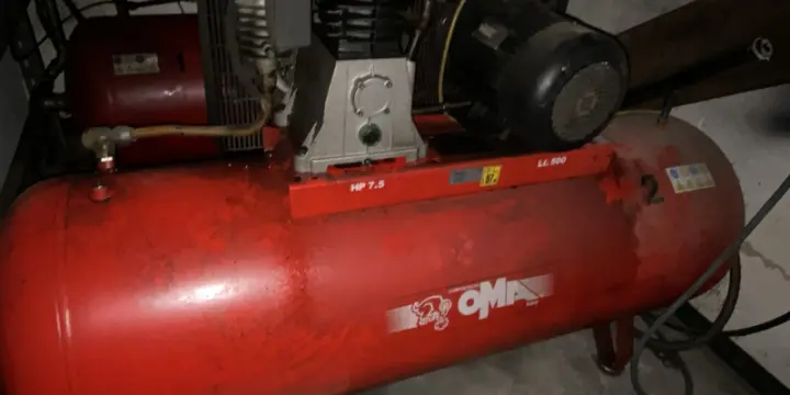A vendre compresseur OMA HP 7.5 - 5 LITRES