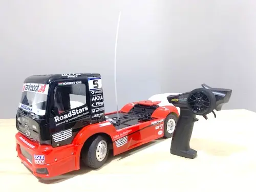 Camion Mercedes Tamiya , neuf. à Lausanne