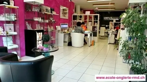 Ecole et formation de styliste ongulaire