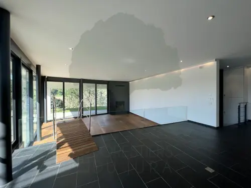 Magnifique maison d'architecte de 300m2 sur une parcelle de 2'333m2 à Coeuve