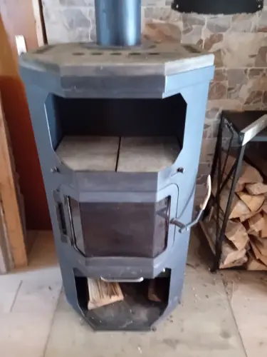vend un poêle pierres ollaires à Bulle