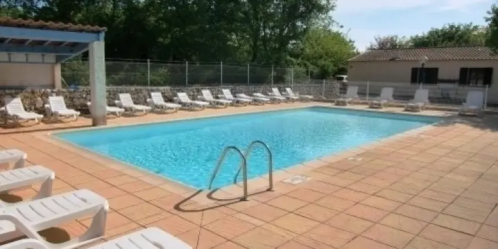 Ardeche / Balazuc: gites avec piscine