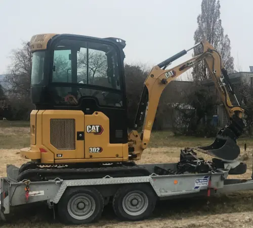 Mini-pelle Cat 302 CR 2.5t à Gland
