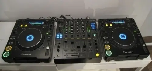platine cd pioneer 2x cdj1000mk3 1x djm8 à sValdo