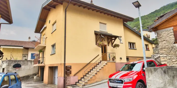 Appartement 4.5 pièces avec garage + place de parc, petite PPE 2 appts