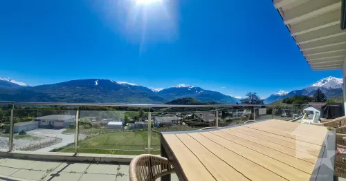 Superbe attique de 5.5 pièces, magnifique vue, calme et ensoleillé