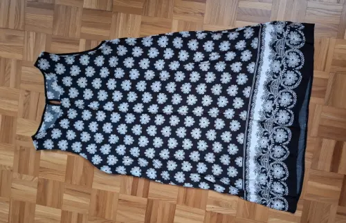 Robe d'été motif fleurs à Moutier