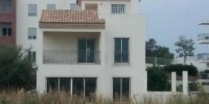 Superbe Maison T4 à finir – Monténégro 