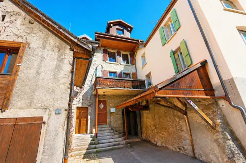 Maison villageoise contigue de 5.5 pieces avec mezzanine à Chailly-Montreux