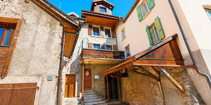Maison villageoise contigue de 5.5 pieces avec mezzanine