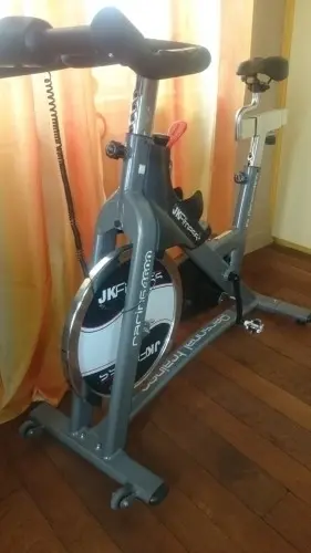 spinning JKFitness racing 4600 à coinsins