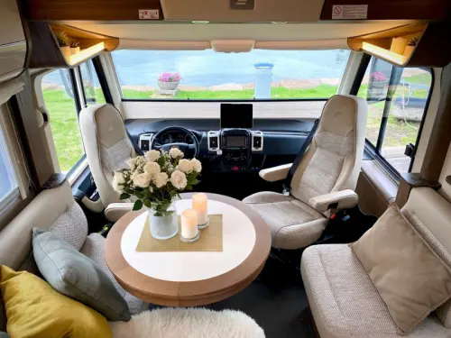 Hymer B Supreme Line 708 à Lausanne