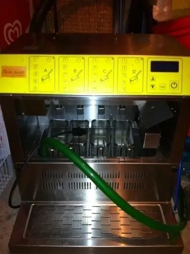 Vend machine à pâte automatique à bramois