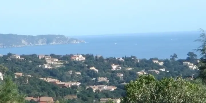 Côte d'Azur-AppartementT3 rez de villa