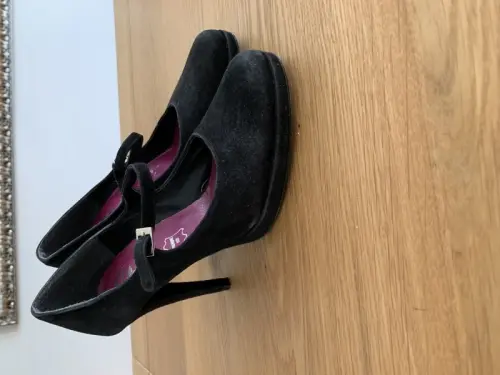 Vends chaussures à talons femme de sortie à Sierre