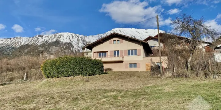 Lot immobilier, maison + terrains constructibles !